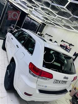 جیپ گراند شیرۆکی